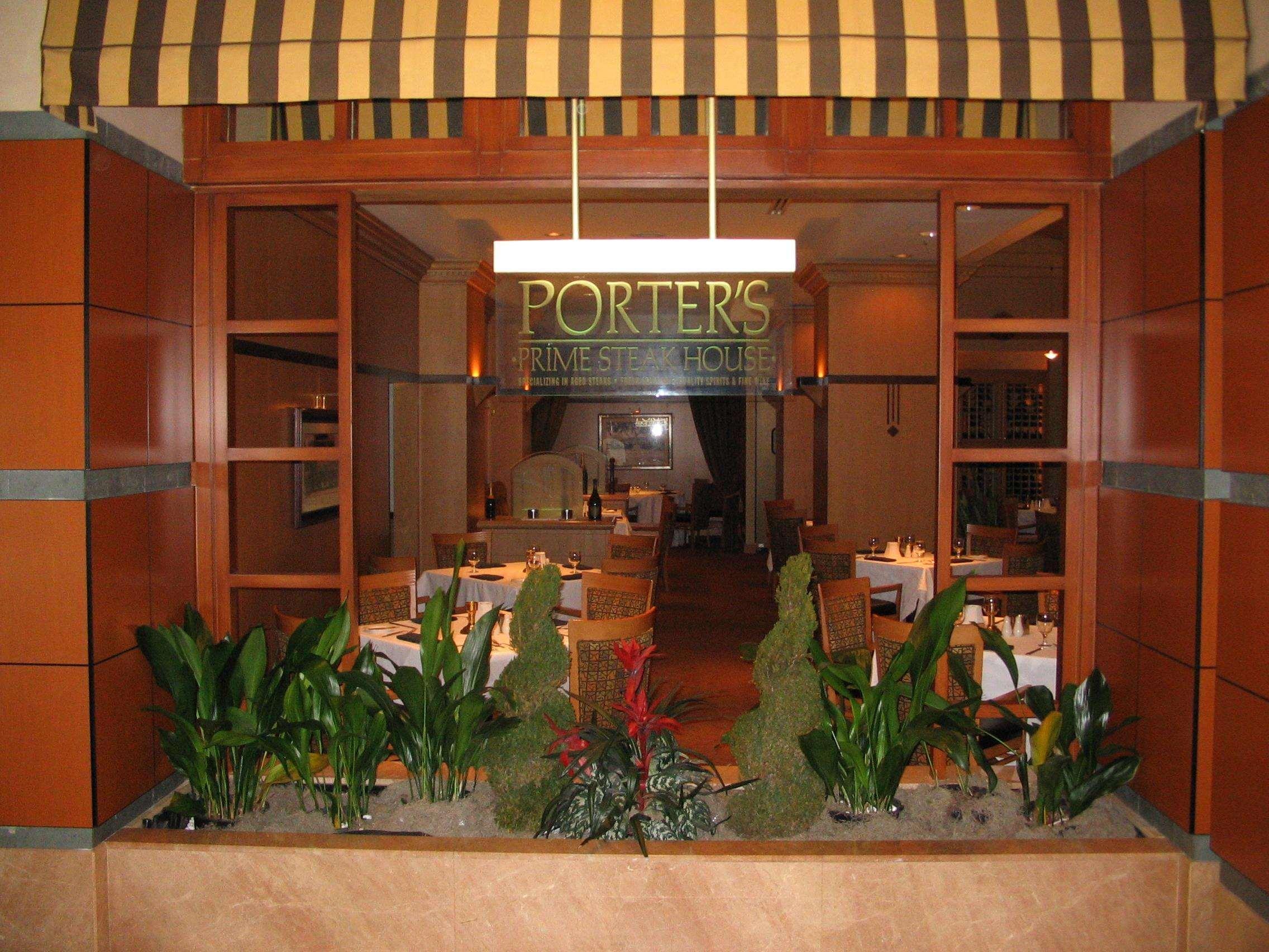 Hilton Los Angeles North-Glendale & Executive Meeting Center Restaurant photo