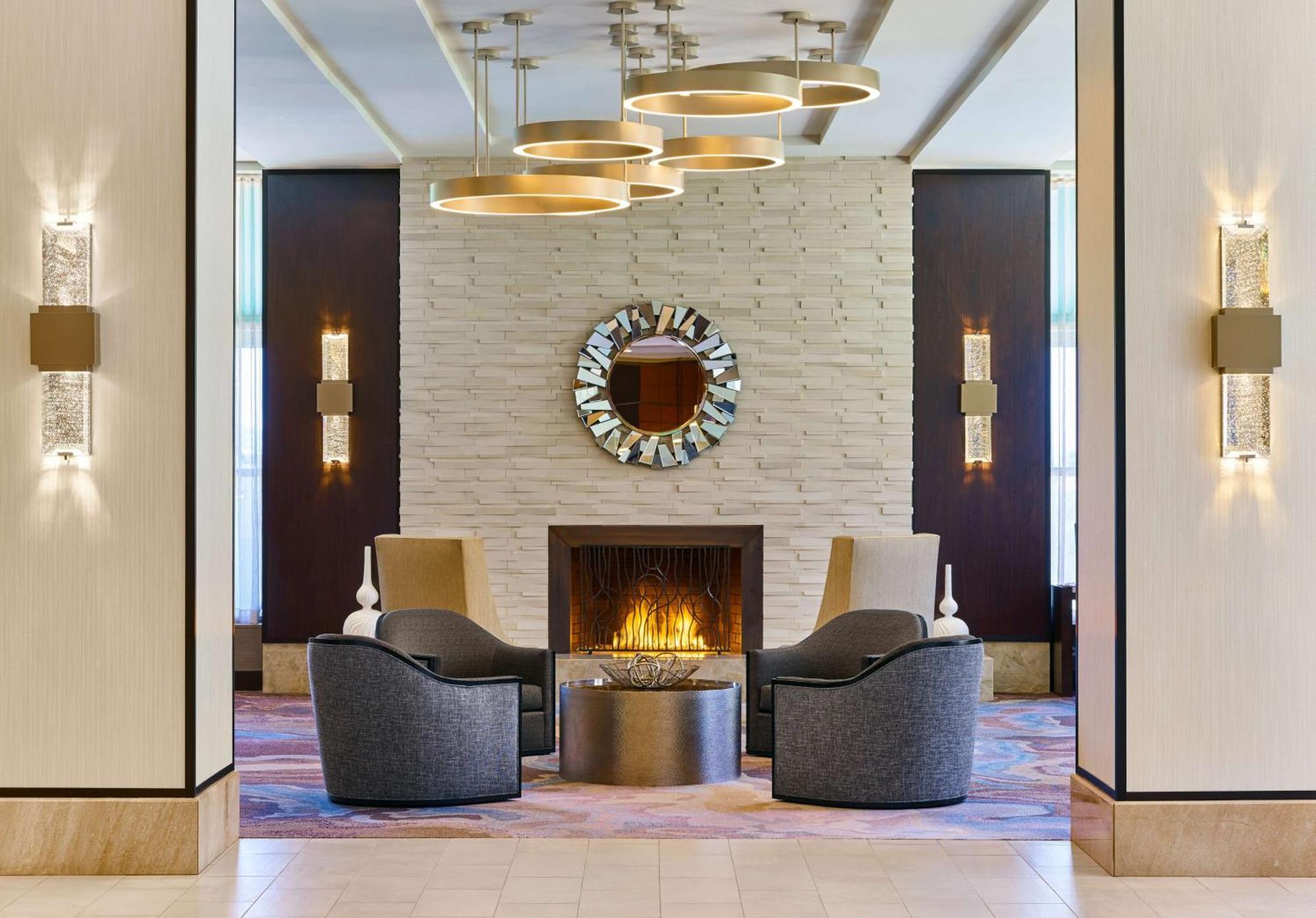 Hilton Los Angeles North-Glendale & Executive Meeting Center Exterior photo