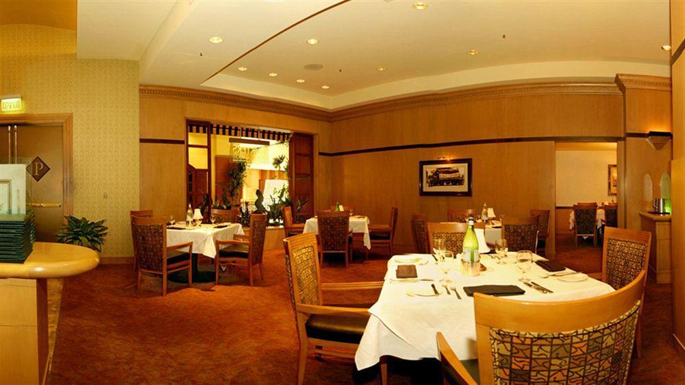 Hilton Los Angeles North-Glendale & Executive Meeting Center Exterior photo