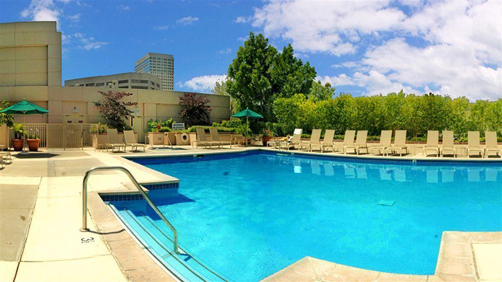 Hilton Los Angeles North-Glendale & Executive Meeting Center Exterior photo